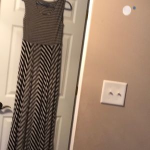 Ellen Tracy long sleevless dress day or night👗